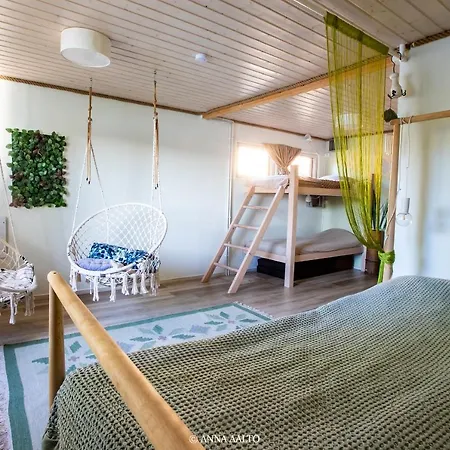 Ystaevyyden Majatalo *