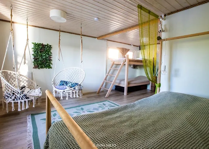 Ystaevyyden Majatalo *